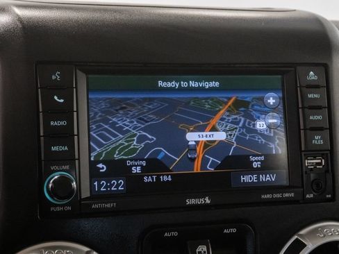 Used 2018 Jeep Wrangler Unlimited Sahara w/ Connectivity Group AWD/4WD image 17