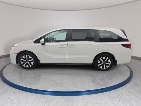 Certified 2026 Honda Odyssey EX-L image 8