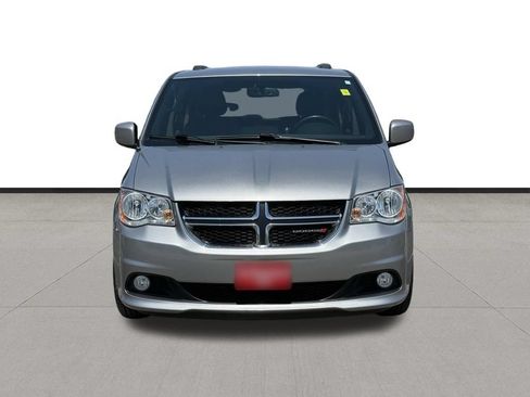 Used 2016 Dodge Grand Caravan SXT FWD image 2