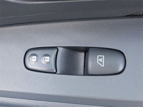 Used 2021 Nissan Kicks SV image 30