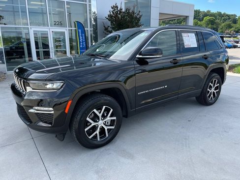 Used 2025 Jeep Grand Cherokee Limited AWD/4WD image 1