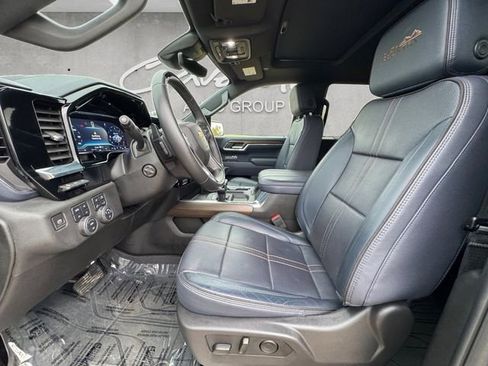 Used 2024 Chevrolet Silverado 1500 High Country w/ Technology Package image 19