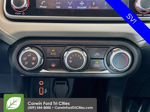 Used 2022 Nissan Versa SV FWD image 9
