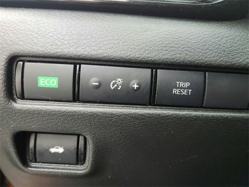 Used 2020 Nissan Sentra SR w/ Trunk Package image 28