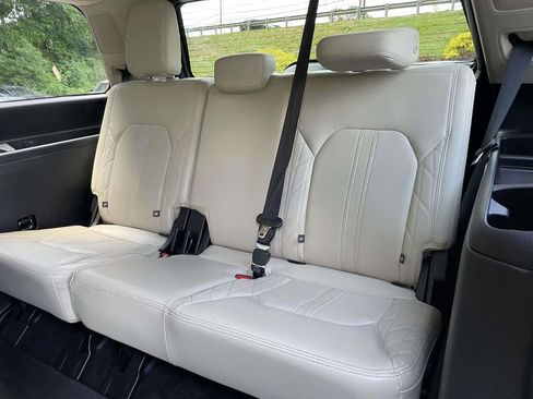 Used 2019 Ford Expedition Platinum AWD/4WD image 13
