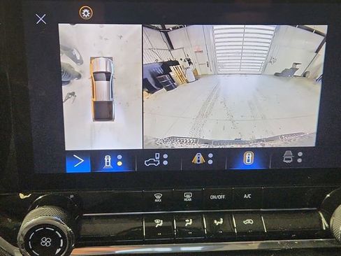 Used 2024 Chevrolet Colorado Trail Boss w/ Technology Package AWD/4WD image 14