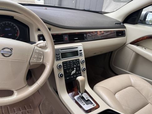 Used 2009 Volvo V70 image 14