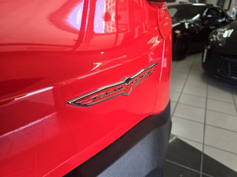 Used 2020 Jeep Renegade Trailhawk w/ Cold Weather Group AWD/4WD image 33