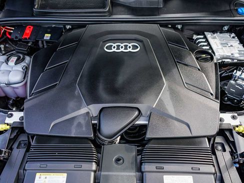 Used 2025 Audi Q7 Premium w/ Convenience Package image 28