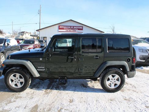 Used 2011 Jeep Wrangler Unlimited Sport image 1