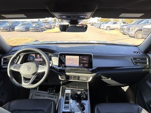 Used 2025 Volkswagen Atlas Cross Sport SEL Premium R-Line image 22