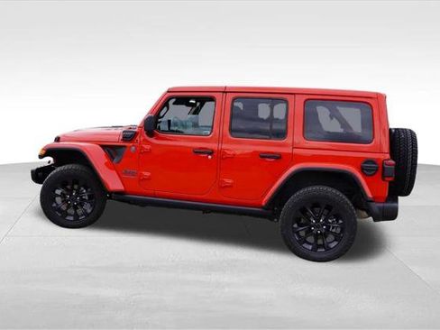 Certified 2025 Jeep Wrangler Unlimited Sahara AWD/4WD image 9