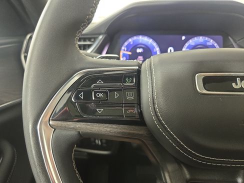 Used 2023 Jeep Grand Cherokee L Overland AWD/4WD image 17