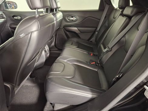 Used 2019 Jeep Cherokee Latitude Plus w/ Cold Weather Group image 27