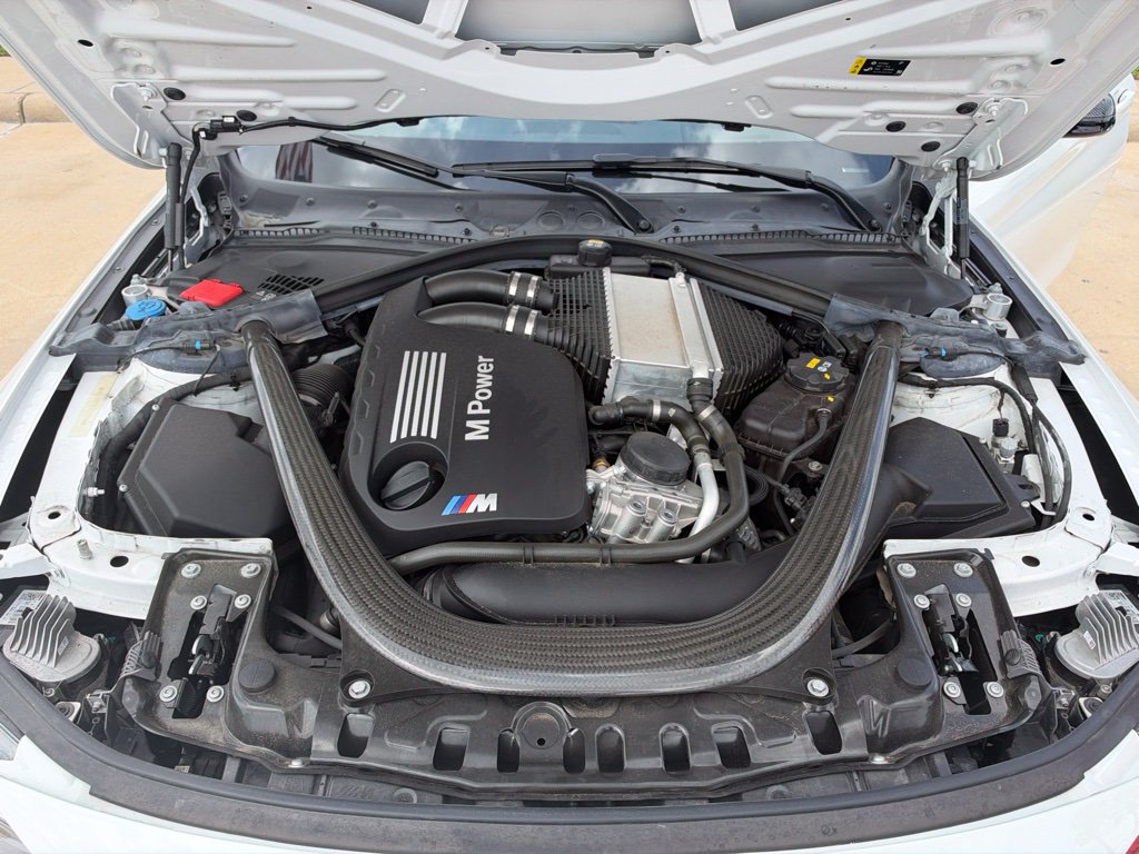 Used 2018 BMW M4 Coupe w/ Competition Package RWD image 11