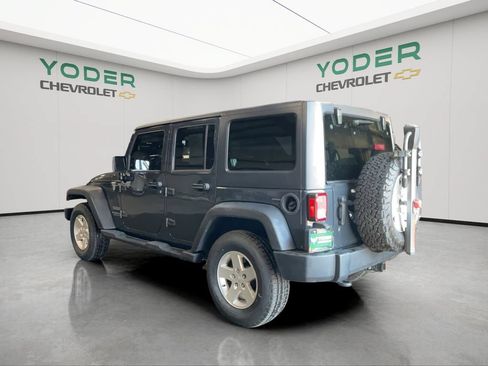 Used 2017 Jeep Wrangler Unlimited Sport w/ Quick Order Package 24S AWD/4WD image 9