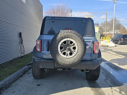 Used 2025 Ford Bronco Badlands image 4
