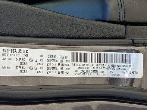 Used 2020 Dodge Durango SXT image 28