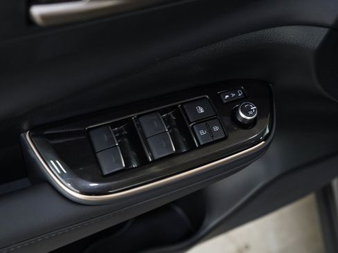 Used 2024 Toyota Crown Platinum AWD/4WD image 18