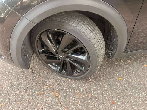 Used 2019 Kia Niro S Touring image 9