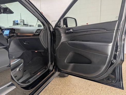 Used 2019 Jeep Grand Cherokee High Altitude AWD/4WD image 23