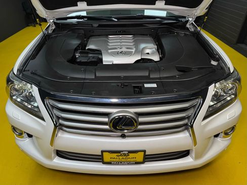 Used 2013 Lexus LX 570 4WD image 69