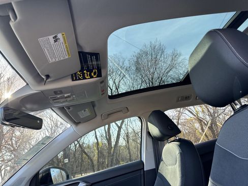 Certified 2025 Volkswagen Taos SE FWD image 47