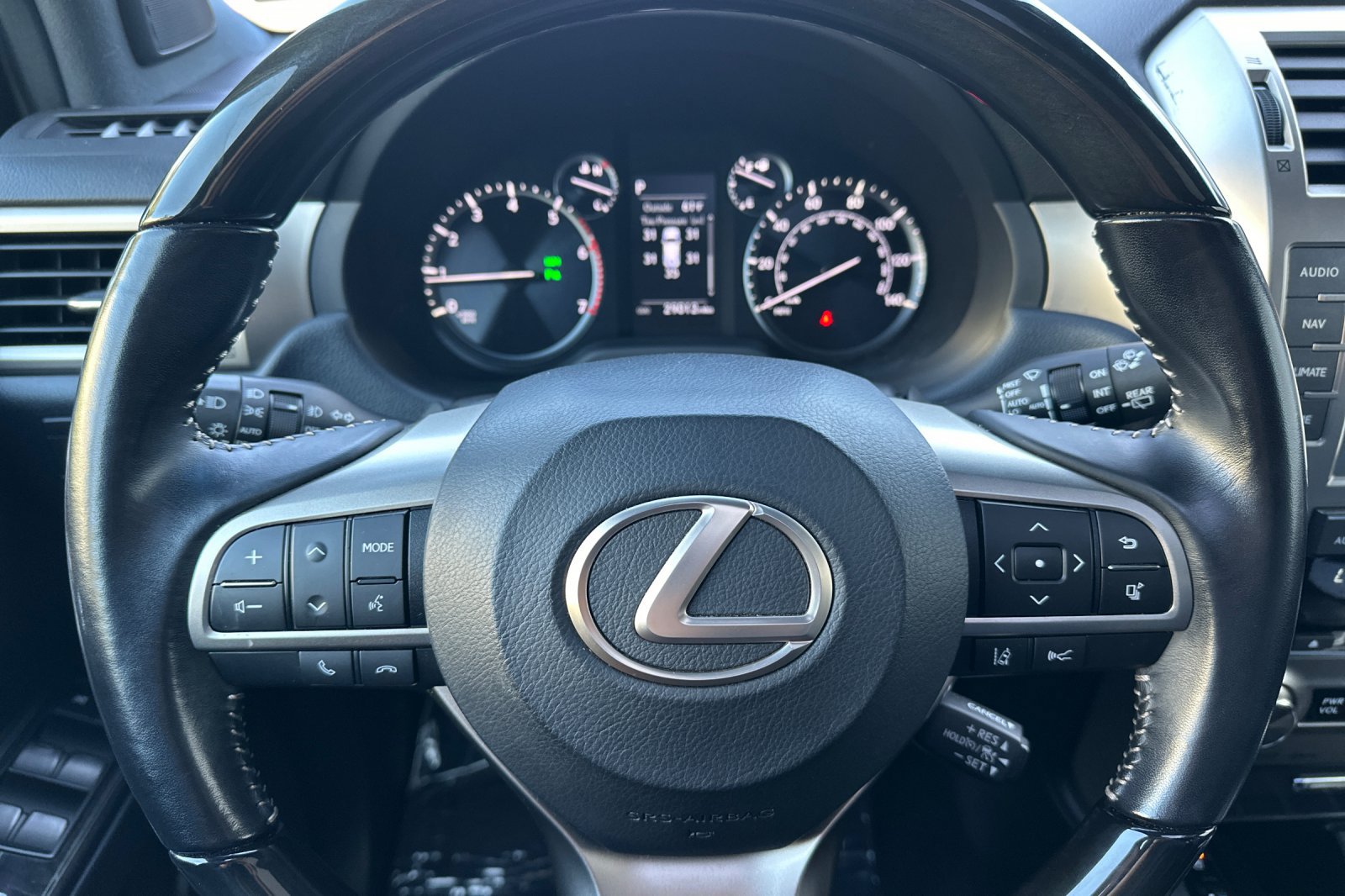 Used 2020 Lexus GX 460 Premium w/ Premium Package AWD/4WD image 11