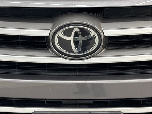 Used 2018 Toyota Highlander XLE image 36