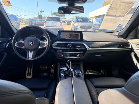 Used 2019 BMW 530i xDrive w/ M Sport Package image 16
