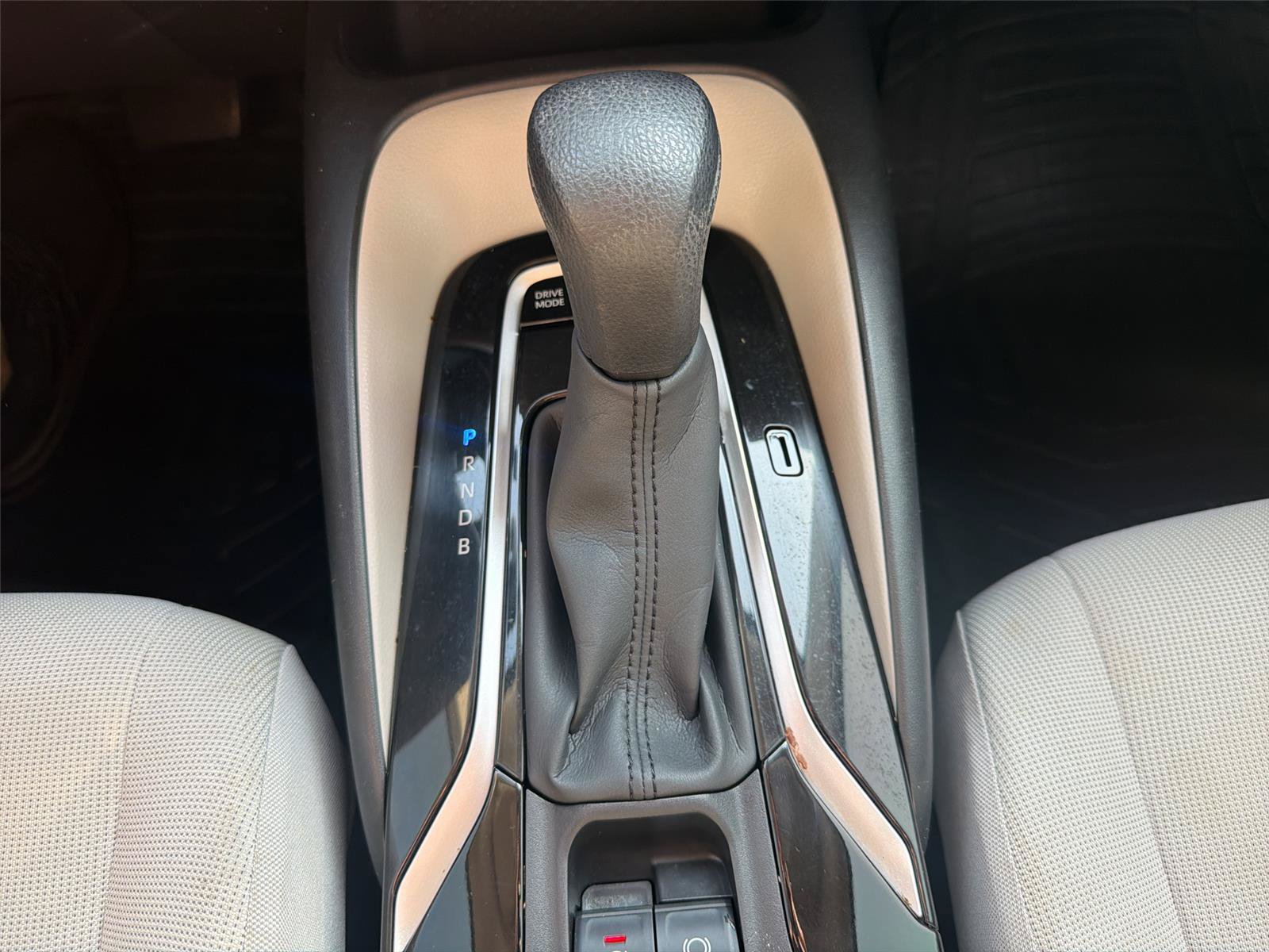 Used 2020 Toyota Corolla LE FWD image 16