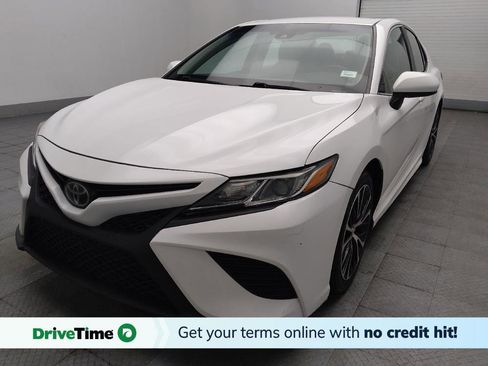 Used 2018 Toyota Camry SE FWD image 1