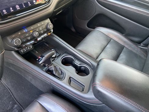 Used 2025 Dodge Durango GT AWD/4WD image 24