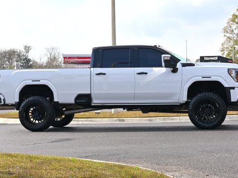 Used 2024 GMC Sierra 3500 Denali w/ Denali Reserve Package image 7