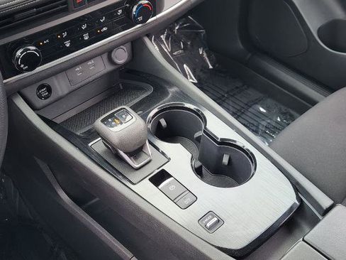 Certified 2025 Nissan Rogue S FWD image 15