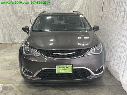Used 2019 Chrysler Pacifica Touring-L image 19
