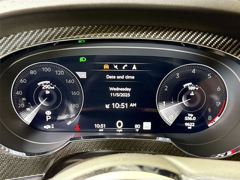 Used 2022 Bentley Bentayga image 17