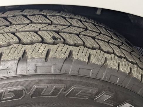 Used 2024 Ford Bronco Outer Banks image 9