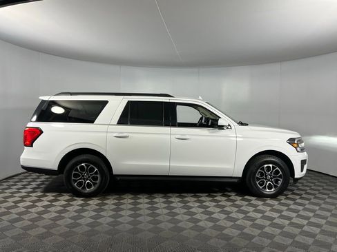 Used 2024 Ford Expedition Max XLT image 6