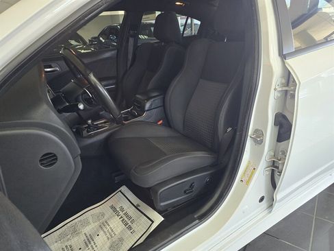 Used 2019 Dodge Charger GT image 9