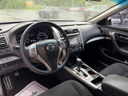 Used 2014 Nissan Altima 2.5 S w/ Display Audio Package FWD image 11