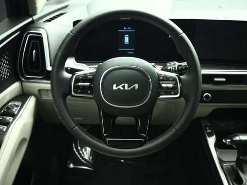Certified 2025 Kia Sorento S FWD image 12