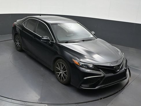 Used 2022 Toyota Camry SE w/ Audio Upgrade Package FWD image 21