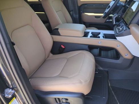 New 2026 Land Rover Defender 110 X-Dynamic SE AWD/4WD image 18