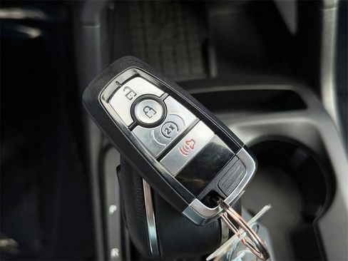 Used 2025 Ford Ranger Lariat w/ FX4 Off-Road Package image 29