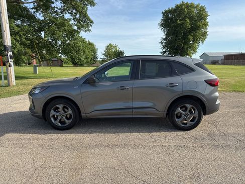 Used 2024 Ford Escape ST-Line w/ Tech Pack #1 AWD/4WD image 1