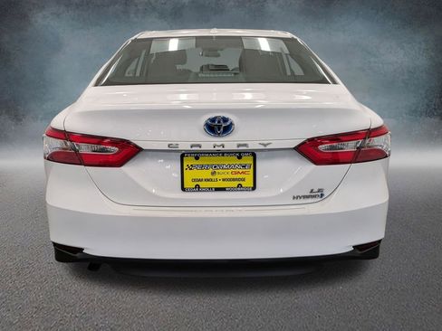 Used 2019 Toyota Camry LE FWD image 5