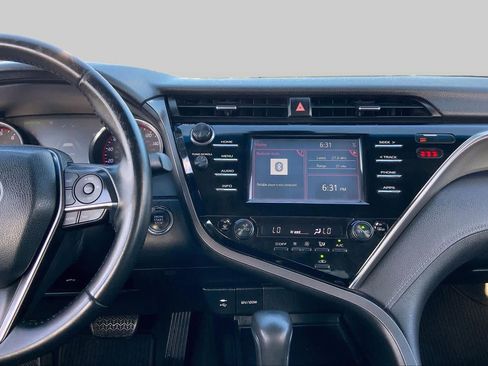 Used 2018 Toyota Camry XSE FWD image 7