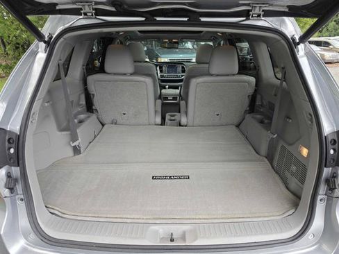 Used 2015 Toyota Highlander Limited Platinum AWD/4WD image 16