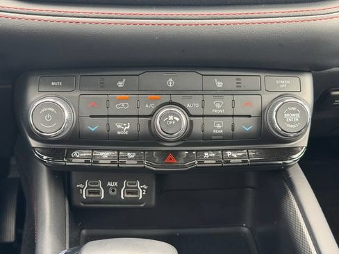 Used 2025 Dodge Durango GT RWD image 29
